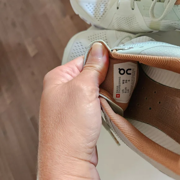 On Running Cloud Shoes in Light Green and Brown - Picture 6 of 10